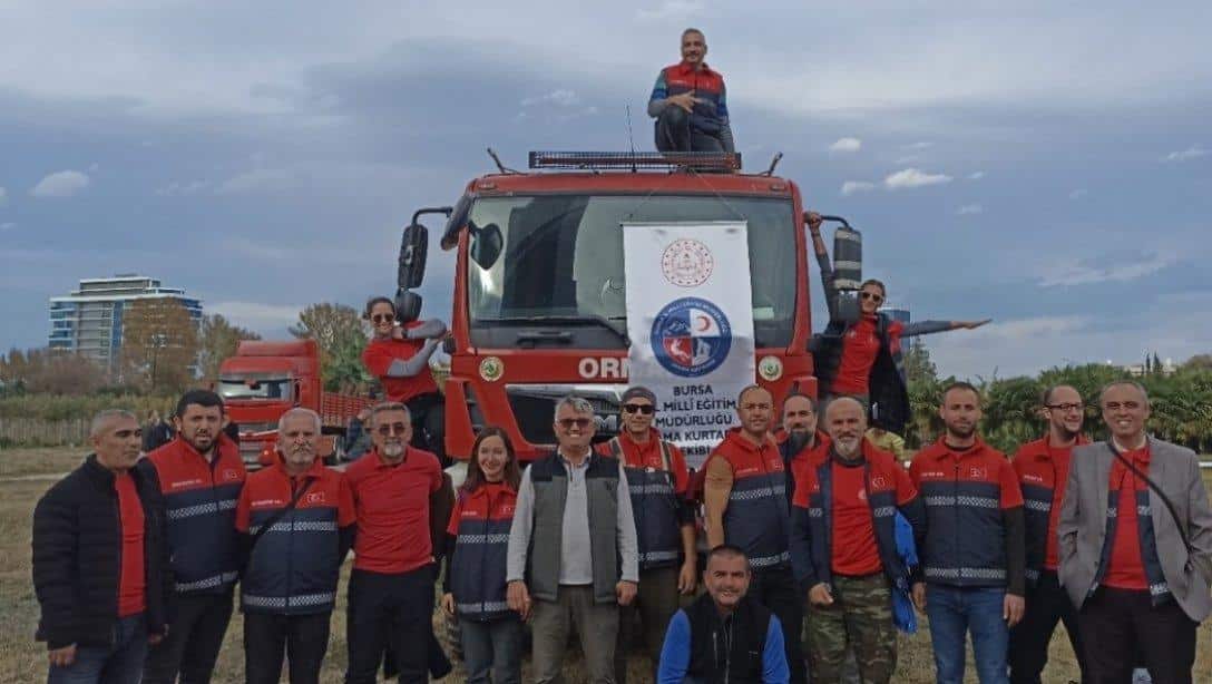 BURSA AKUB ''ORMAN YANGINI MÜDAHALE GÖNÜLLÜSÜ''EĞİTİMİNİ TAMAMLADI
